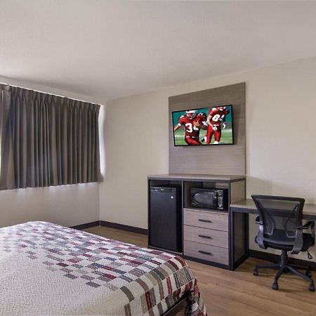 Red Roof Inn & Suites Brunswick I-95 מראה חיצוני תמונה