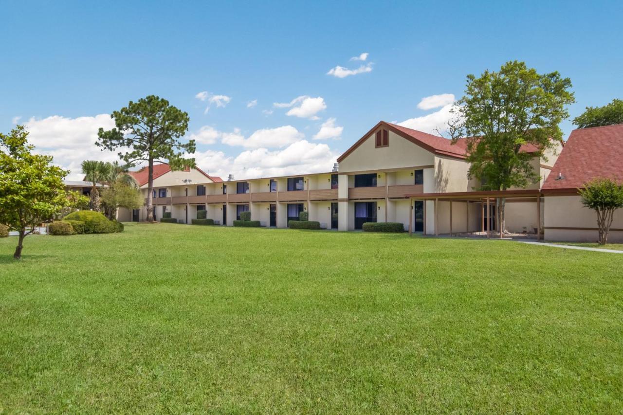Red Roof Inn & Suites Brunswick I-95 מראה חיצוני תמונה